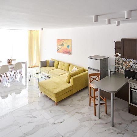 Luxury First Line Apartment With Pool By The Sea Nesebar Bagian luar foto