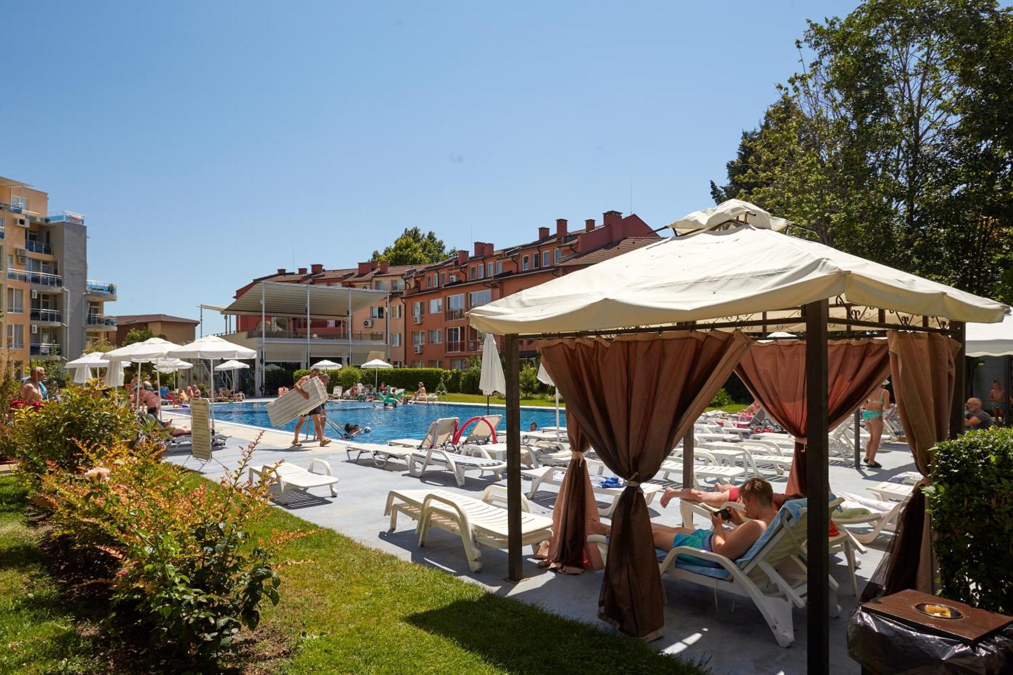 Luxury First Line Apartment With Pool By The Sea Nesebar Bagian luar foto